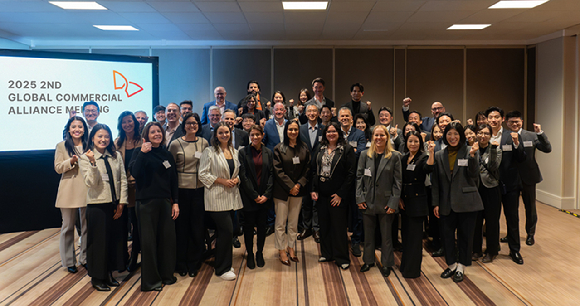 5일 미국 애틀랜타에서 열린 SK바이오팜 커머셜 얼라이언스 미팅 참석자들이 기념촬영을 하고 있다. [사진=SK바이오팜 제공]