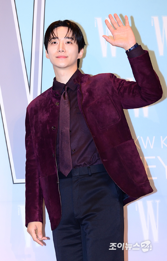 배우 이준호(2PM 준호)가 15일 오후 서울 종로구 포시즌스 호텔에서 열린 제20회 유방암 인식 항상 캠페인 자선 행사 'LOVR YOUR'에 참석하고 있다. [사진=정소희 기자]