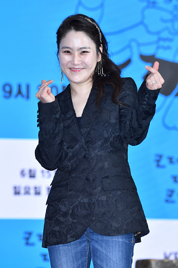 첼로연주가 겸 지휘자 장한나가 10일 오전 서울 영등포구 여의도동 KBS별관에서 진행된 KBS 2TV 새 예능프로그램 '크레이지 리치 코리안' 제작발표회에 참석해 포즈를 취하고 있다. [사진=문수지 기자]
