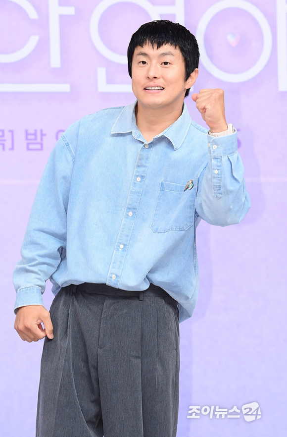 방송인 기안84가 18일 오후 서울 목동 SBS사옥에서 열린 SBS 새 예능 '나의 AI파트너-기이안 연애' 제작발표회에 참석하고 있다. [사진=정소희 기자]