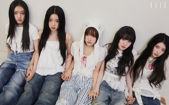 키키(KiiiKiii)가 데뷔 전 화보 촬영을 진행했다. [사진=엘르코리아]