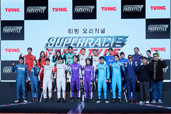 [종합]&quot;탑클래스 모였다&quot;⋯&apos;슈퍼레이스 프리스타일&apos;, &apos;F1&apos;이 지핀 레이싱 열기 잇나