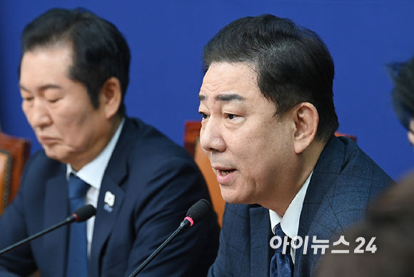 김병기 더불어민주당 원내대표가 24일 서울 여의도 국회에서 열린 최고위원회의에서 발언하고 있다. [사진=곽영래 기자]