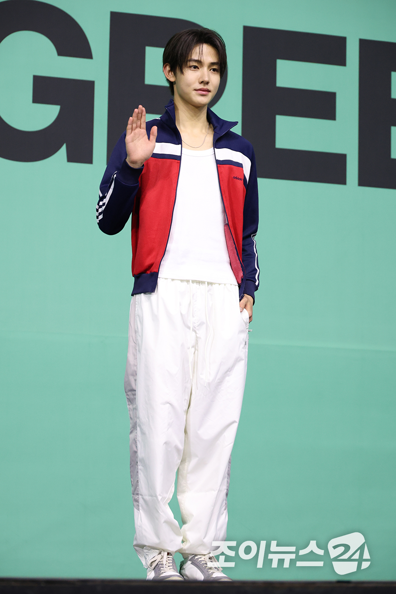 그룹 코르티스 성현이 20일 오후 서울 광진구 광장동 예스24라이브홀에서 열린 미니 2집 '그린그린(GREENGREEN)' 발매 기념 쇼케이스에 참석해 포즈를 취하고 있다. [사진=문수지 기자]