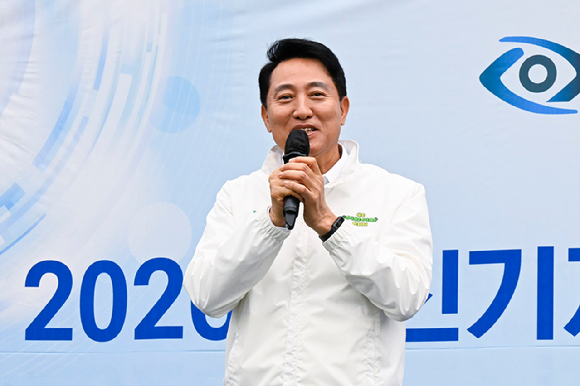 오세훈 서울시장이 23일 오후 서울 서초구 서울고등법원에서 열린 정치자금법 위반 혐의 항소심 선고기일에 출석하고 있다. [사진=곽영래 기자]
