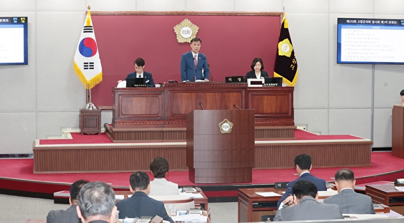 조민규 의장이 임시회 개회사를 하고 있다. [사진=고창군의회 ]