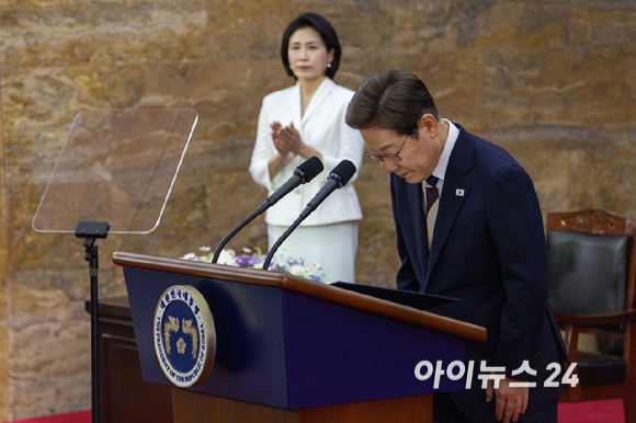 이재명 대통령이 6월4일 국회 본청 로텐더홀에서 열린 제21대 대통령 취임사를 하고 있다. [사진=국회시잔취재단]