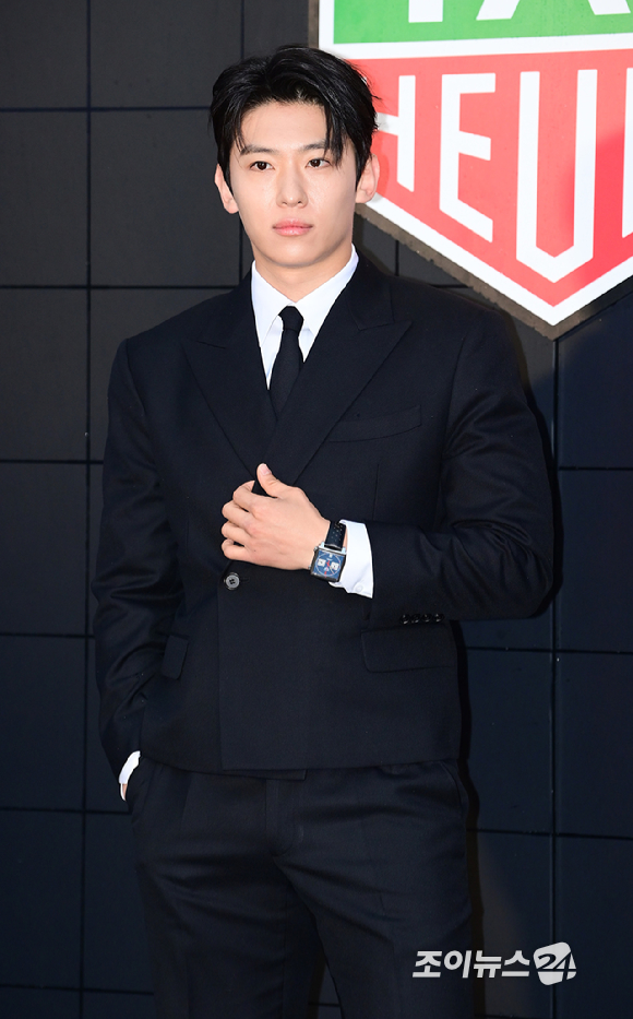 방송인 덱스가 25일 오후 서울 마포구 문화비축기지에서 열린 태그호이어 갈라 디너 이벤트 기념 행사에 참석하고 있다. [사진=정소희 기자]