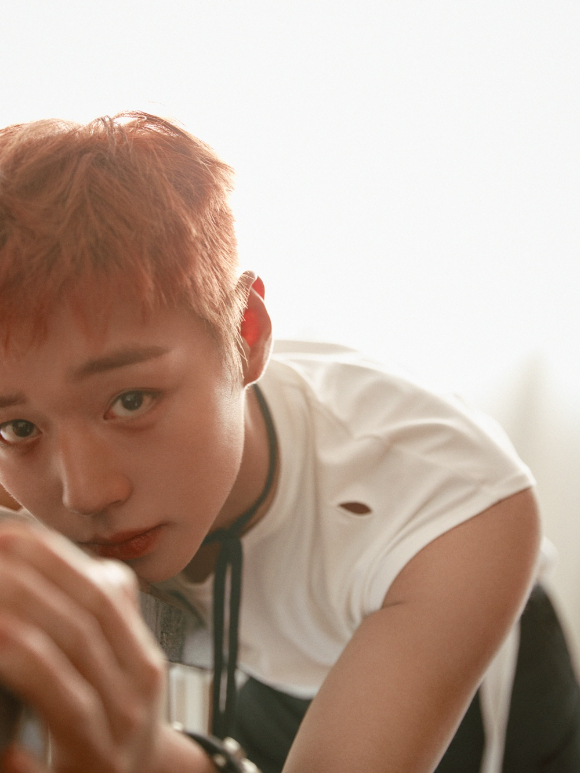 박지훈 첫 번째 싱글 앨범 'RE:FLECT(리플렉트)' 두 번째 콘셉트 포토 [사진=YY엔터테인먼트]