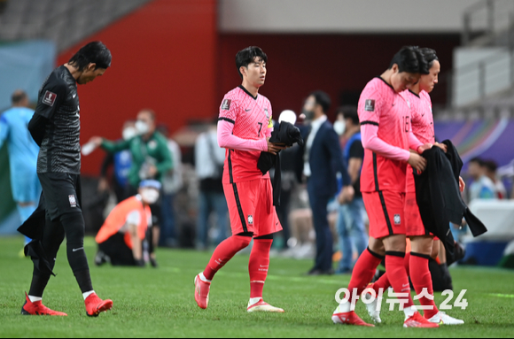 한국 손흥민이 2일 오후 서울월드컵경기장에서 진행된 '2022 카타르 월드컵' 아시아 지역 최종예선 A조 1차전 대한민국과 이라크의 경기에서 선발 출전을 하고 있다.