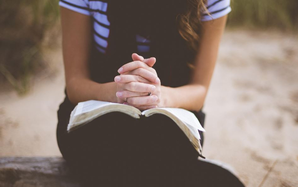 약 10년간 다수 여신도를 성적으로 착취해 온 전 목사가 구속됐다. 본 기사와 무관한 이미지. [사진=픽셀스]