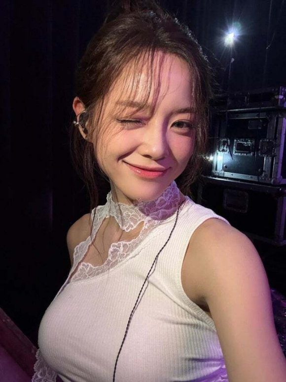 김세정, 크롭티 하나 입었을 뿐인데 이렇게 섹시할 일? 글래머 몸매 '깜짝'