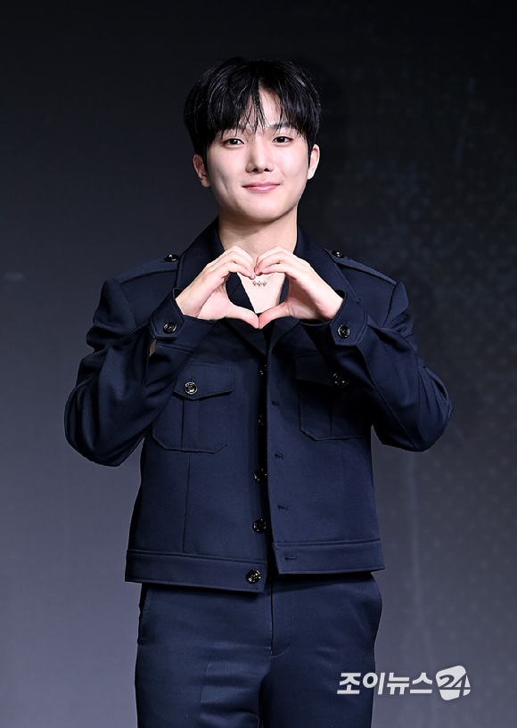 배우 최민영이 21일 오전 서울 마포구 호텔 나루 서울 엠갤러리에서 열린 '약한영웅 Class 2' 제작발표회에서 포토타임을 갖고 있다. [사진=곽영래 기자]