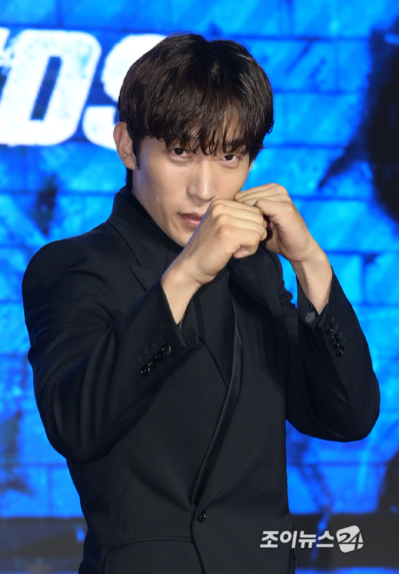 배우 이상이가 7일 오전 서울 마포구 마포동 호텔 나루 서울에서 열린 넷플릭스 시리즈 '사냥개들' 제작발표회에 참석하고 있다. [사진=정소희 기자]