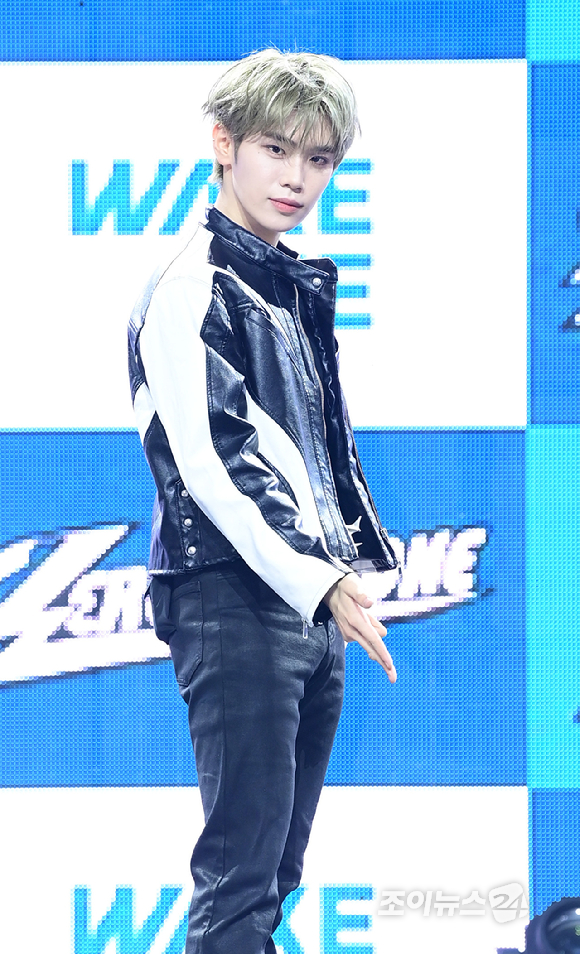 그룹 제로베이스원 김태래가 1일 오후 서울 용산구 한남 블루스퀘어에서 열린 제로베이스원(ZEROBASEONE) 정규 1집 '네버 세이 네버(NEVER SAY NEVER)' 쇼케이스에 참석하고 있다. [사진=정소희 기자]