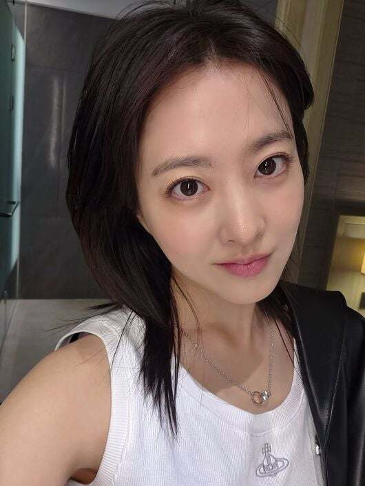 박보영, 이 얼굴이 30대라고? 모공 1도 없는 아기 피부 &apos;깜짝&apos;