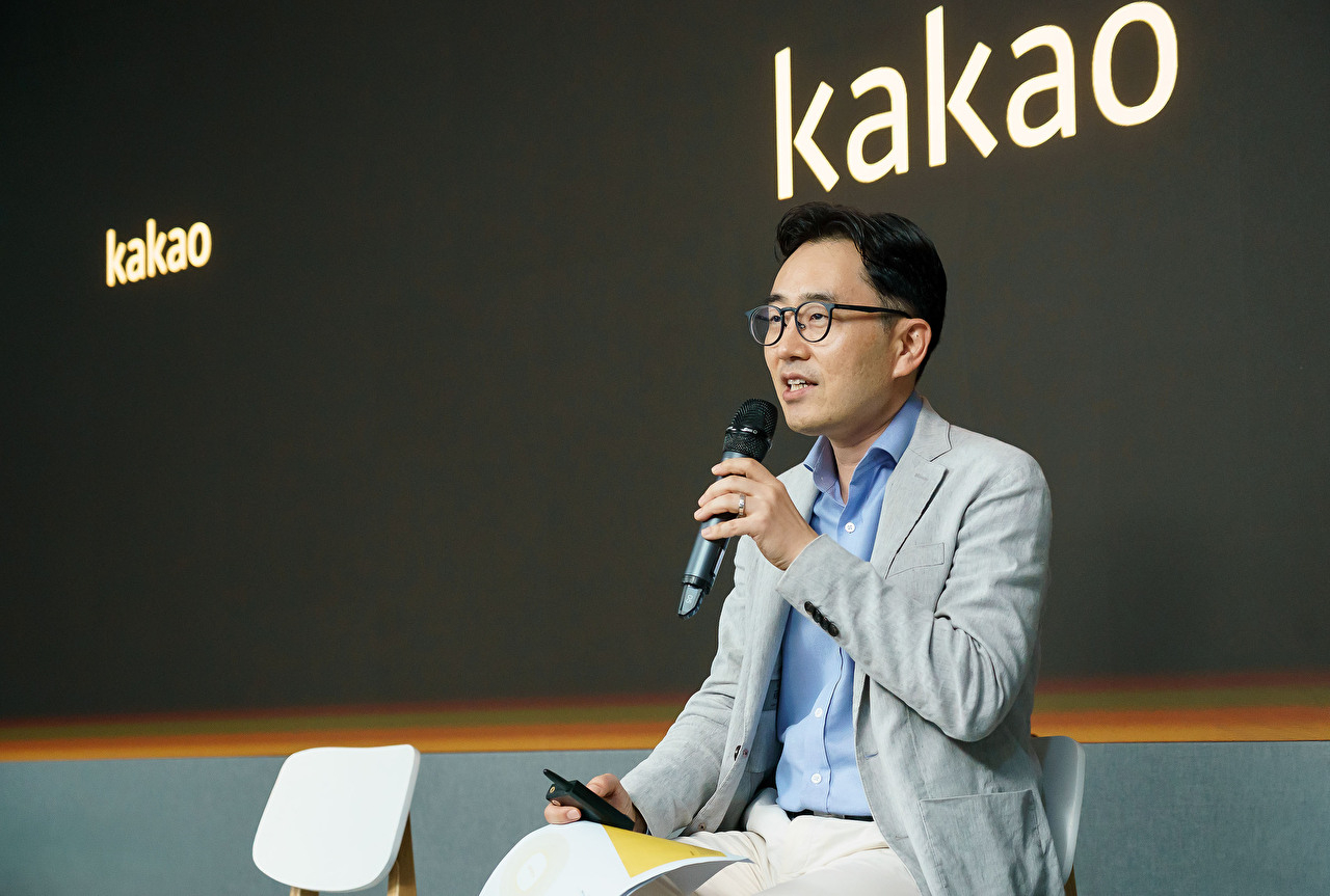 21일 온라인으로 진행된 인적분할 관련 기자 간담회에서 김도영 카카오인베스트먼트 대표 겸 CA협의체 그룹투자전략실장이 발표하고 있다. [사진=카카오]