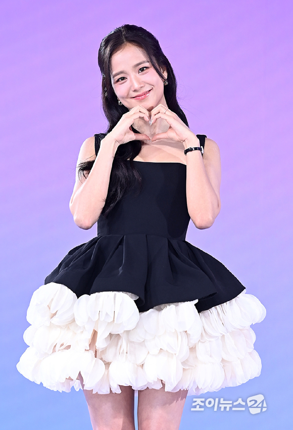 '월간남친' 감독 "지수, 노력이 재능을 이긴다는 걸 알게 해줘"