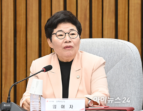 권칠승 더불어민주당 정책위의장이 1일 서울 여의도 국회에서 열린 더불어민주당&ndash;국민의힘 정책위원회 연석회의에서 발언하고 있다. [사진=곽영래 기자]