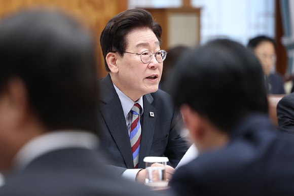 이재명 대통령이 29일 청와대에서 열린 메가프로젝트 제3차 민관합동 점검회의에서 발언하고 있다. 2026.9.29 [사진=연합뉴스]