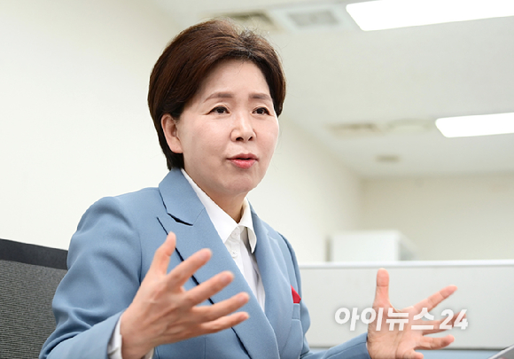 경기도지사 선거 출사표를 던진 양향자 국민의힘 최고위원이 25일 서울 여의도 국회에서 아이뉴스24와 인터뷰를 갖고 있다. [사진=정소희 기자]