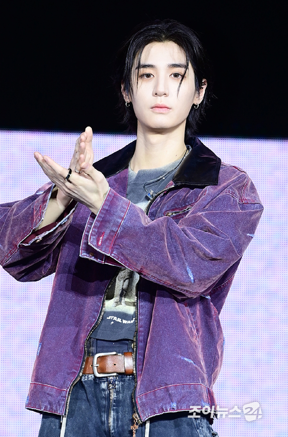 그룹 보이넥스트도어 이한이 20일 오후 서울 강서구 KBS아레나에서 열린 보이넥스트도어(BOYNEXTDOOR) 새 앨범 '디 액션'(The Action) 쇼케이스에 참석하고 있다. [사진=정소희 기자]