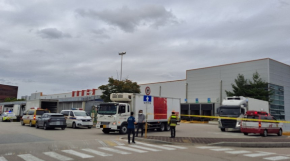 오산 롯데마트 물류센터 암모니아 유출 사고 현장. [사진=경기도소방재난본부]