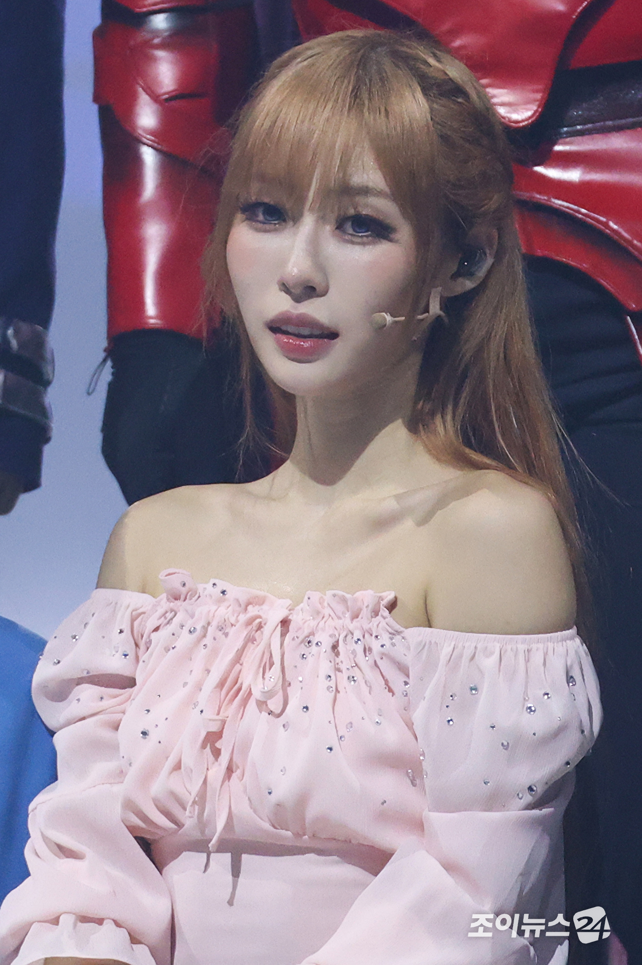 피겨스케이팅 선수 에이미가 7일 오후 서울 양천구 목동종합운동장실내아이스링크에서 진행된 아이스쇼 '나 혼자만 레벨업 on ICE' 프레스콜에서 포즈를 취하고 있다. [사진=문수지 기자]