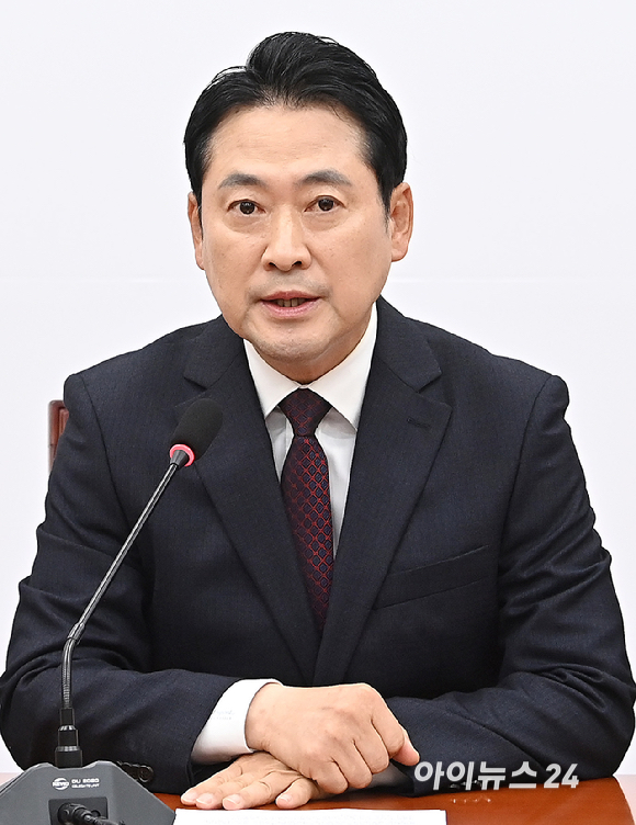 장동혁 국민의힘 대표가 17일 서울 여의도 국회에서 열린 기자간담회에서 발언하고 있다. [사진=곽영래 기자]