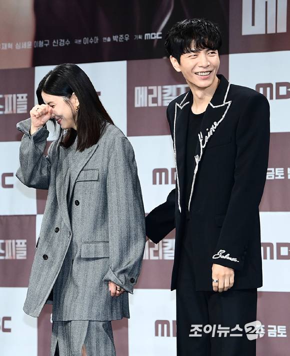 배우 이보영과 이민기가 31일 오전 서울 마포구 상암동 MBC에서 열린 MBC 새 금토드라마 '메리 킬즈 피플' 제작발표회에 참석하고 있다. [사진=정소희 기자]