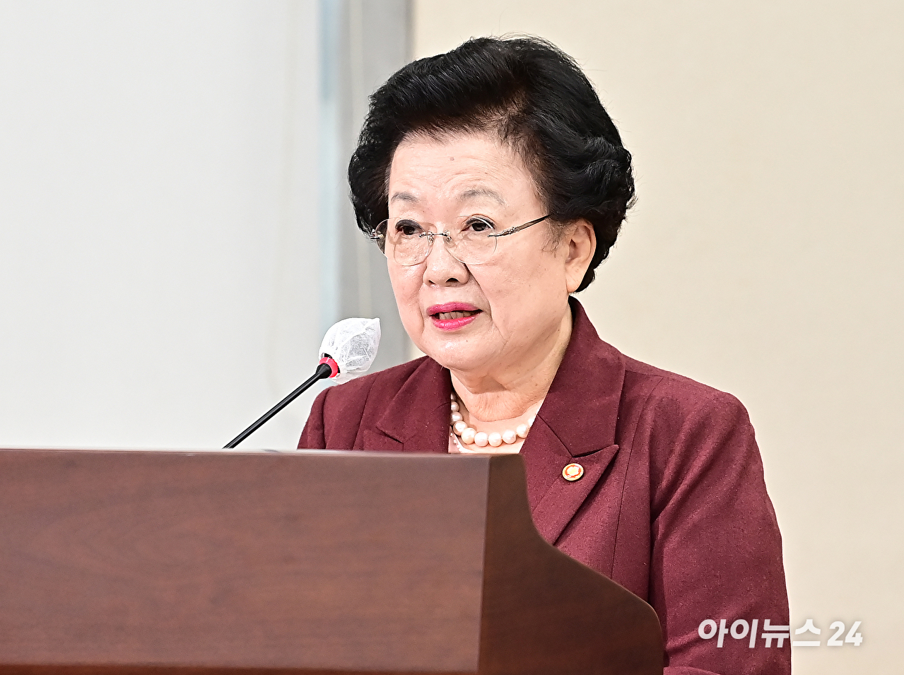 이배용 국가교육위원장이 2024년 10월 8일 오전 서울 여의도 국회에서 열린 교육위원회 국정감사에서 업무보고를 하고 있다. [사진=곽영래 기자]