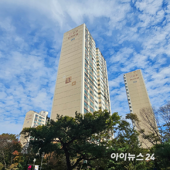 경기 성남시 서현동의 시범한신아파트 전경. 2025.10.24. [사진=이효정 기자 ]