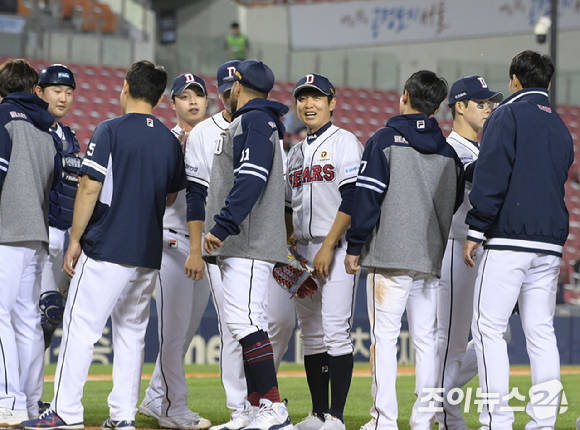 두산 베어스 구단은 KB국민카드와 9년 연속 광고 프로모션 계약을 맺었다. [사진=정소희 기자]
