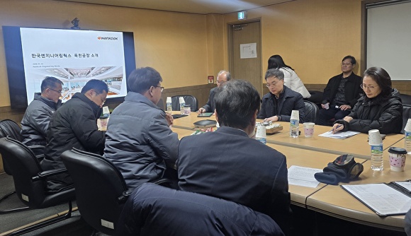 이복원 충북도 경제부지사 "한국엔지니어링웍스 AI 확산 선례" - 뉴스 썸네일 이미지