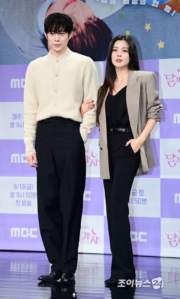 배우 김영대와 이선빈이 16일 오전 서울 상암동 MBC 사옥에서 진행된 MBC 새 금토드라마 '달까지 가자' 제작발표회에 참석하고 있다. [사진=정소희 기자]