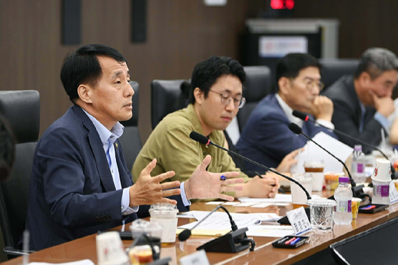 장영진 산업통상자원부 1차관이 19일 서울 중구 대한상공회의소 대회의실에서 열린 '신진연구자 간담회'에서 인사말을 하고 있다. (2023.7.19)[사진=산업통상자원부]