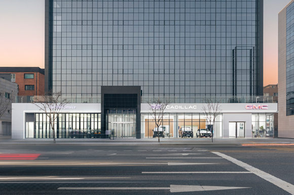 캐딜락&GMC, '송파 전시장' 외관 전경. [사진=GM 한국사업장]