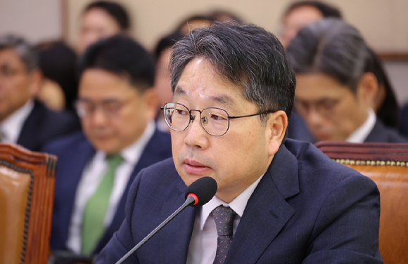 일명 '대장동 일당들'. 왼쪽부터 화천대유 대주주 김만배 씨, 유동구 전 성남도시개발공사 본부장, 남욱 변호사, 정영학 회계사, 정민용 변호사. [사진=연합뉴스]