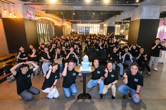 kt cloud Tech Talk 참석자들이 기념 촬영하고 있다. [사진=KT클라우드]