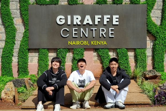 황슬우 장호기 김예슬 김학민 김재원 정종연 이소민 김노은 PD가 2일 열린 '넷플릭스 예능 페스티벌'에서 포즈를 취하고 있다. [사진=넷플릭스 코리아]