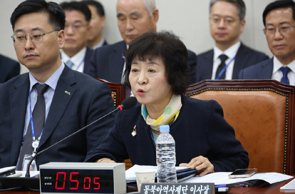 11일 국회에서 열린 국회 교육위원회 국정감사에서 박지향 동북아역사재단 이사장이 의원 질의에 답하고 있다. 2024.10.11 [사진=연합뉴스]