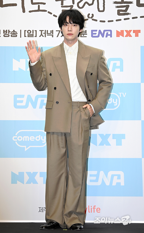 배우 안재현이 19일 오전 서울 마포구 스탠포드호텔에서 열린 ENA 새 예능 '어디로 튈지 몰라' 제작발표회에서 포토타임을 갖고 있다. [사진=곽영래 기자]