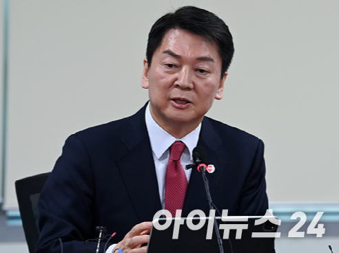 지난 2023년 당시 안철수 국민의힘 당대표 후보가 서울 여의도 국회 의원회관에서 열린 긴급 기자회견을 하고 있다. [사진=아이뉴스24포토DB]