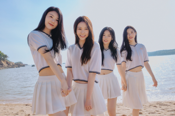 JTBC 'R U Next?'(알유넥스트) 참가자 원희, 아이리스, 이로하, 영서 [사진=빌리프랩 ]