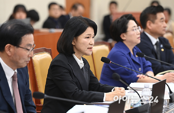 이진숙 국민의힘 의원이 12일 서울 여의도 국회에서 열린 과학기술정보통신위원회 국정감사에서 의사진행 발언을 하고 있다. [사진=곽영래 기자]