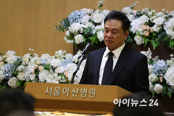 배우 고(故) 이순재의 영결식이 27일 서울 송파구 서울아산병원 장례식장에 엄수되고 있다. [사진=곽영래 기자]