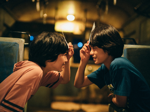 '괴물' 의 배우 히이라기 히나타와 쿠로카와 소야가 연기 호흡을 맞추고 있다. [사진=NEW]