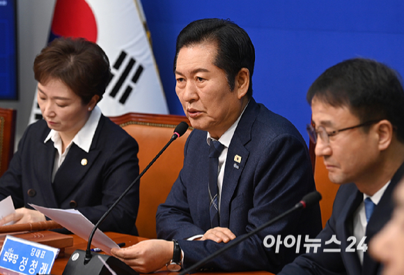 정청래 더불어민주당 대표가 12일 서울 여의도 국회에서 열린 최고위원회의에서 발언하고 있다. [사진=곽영래 기자]