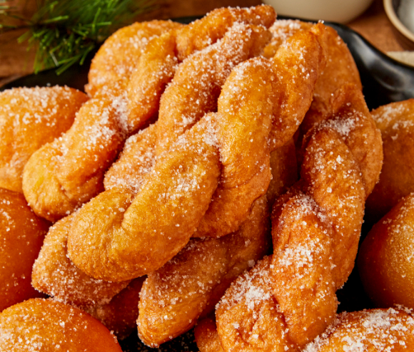 빵, 도너츠처럼 탄수화물이 들어간 식사를 하더라도 '사과식초'를 곁들이면 공복 혈당과 당화혈색소(HbA1c) 관리에 도움이 될 수 있다는 전문의의 설명이 나왔다. 사진은 찹쌀도너츠. [사진=돌쇠네농산물]