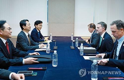 안덕근 산업통상자원부 장관이 16일 제주 서귀포시 제주국제컨벤션센터(ICC)에서 제이미슨 그리어 미국 무역대표부 대표와 면담하고 있다. 2025.5.16 [사진=산업통상자원부]